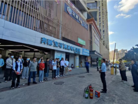 共筑“防火墙”​​，龙岗南湾南新社区开展沉浸式消防演练