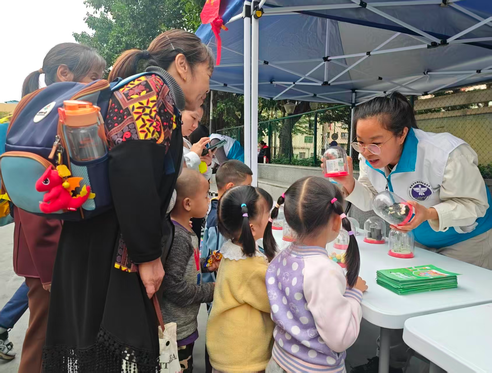 玉塘街道开展禁毒宣传活动，筑牢全龄段禁毒防线