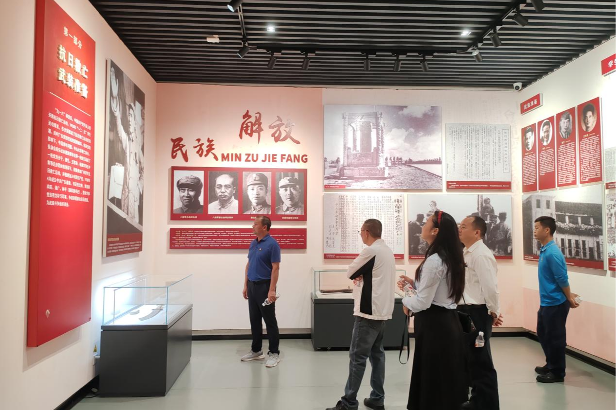 深巴四分公司西丽车间党支部开展 “传承红色基因 砥砺奋进力量”主题党日活动