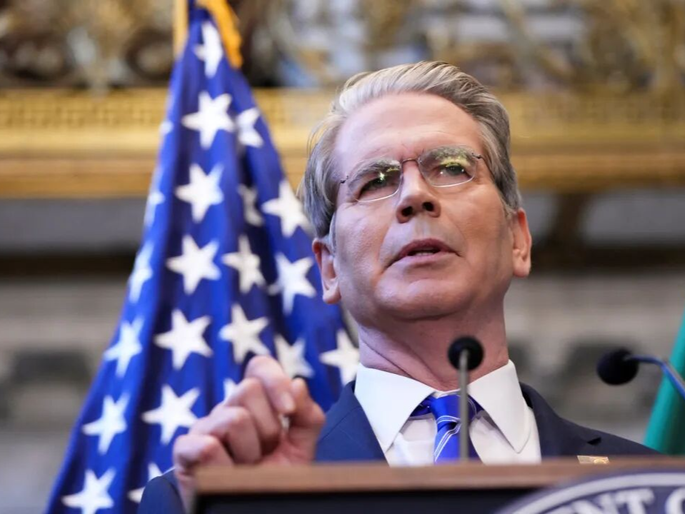 什么让贝森特破防失态?稀土,还是大豆?美国拉帮结派更显中国击中要害