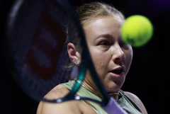 （外代二线）（25）网球——WTA年终总决赛：阿尼西莫娃胜凯斯