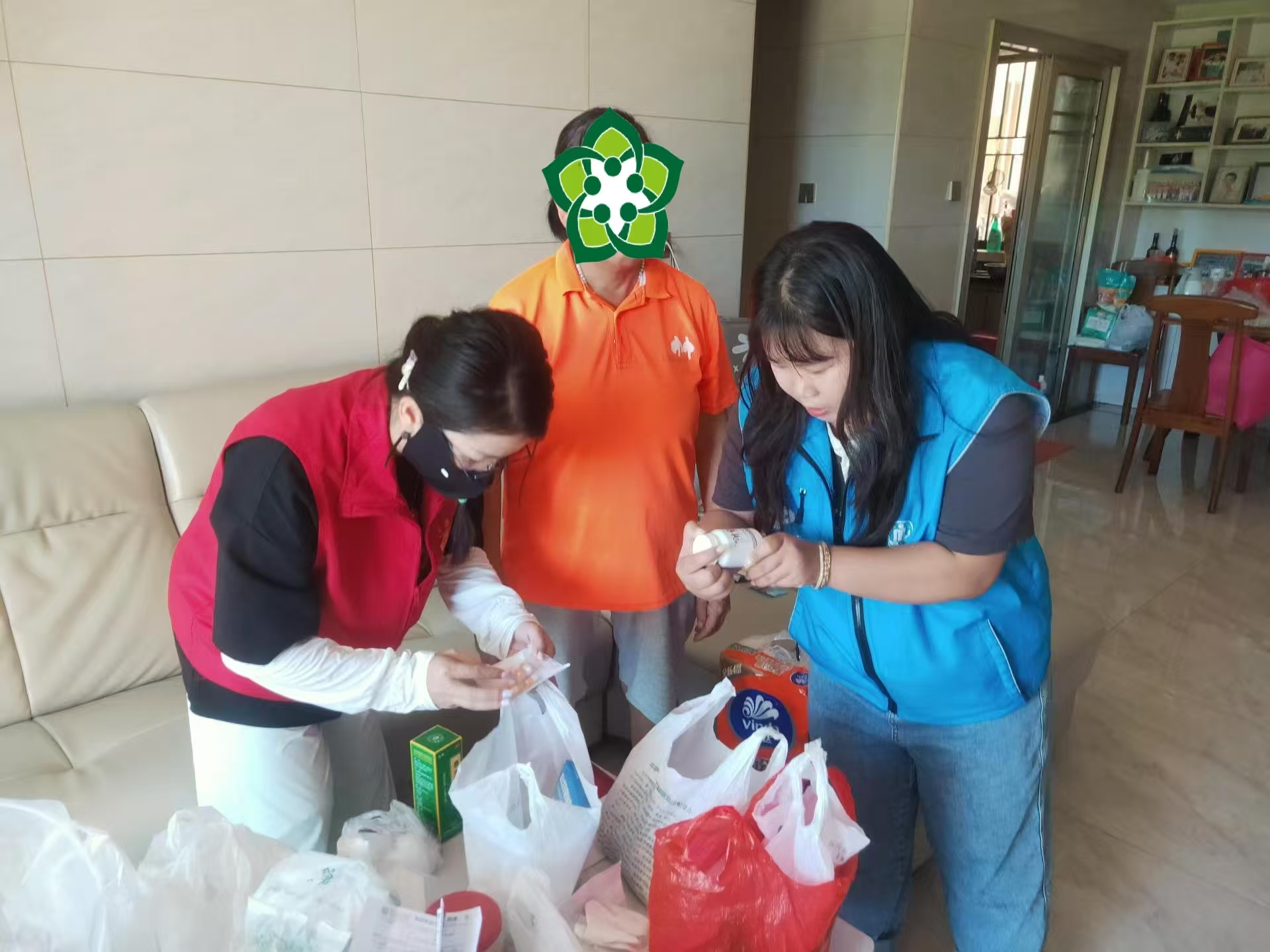 南澳东涌社区“党员+民政+社工+网格”织密特殊群体幸福守护网