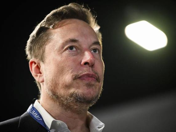 马斯克将AI推上《英雄联盟》对局：Grok 5能否抗衡人类最强战队？ 