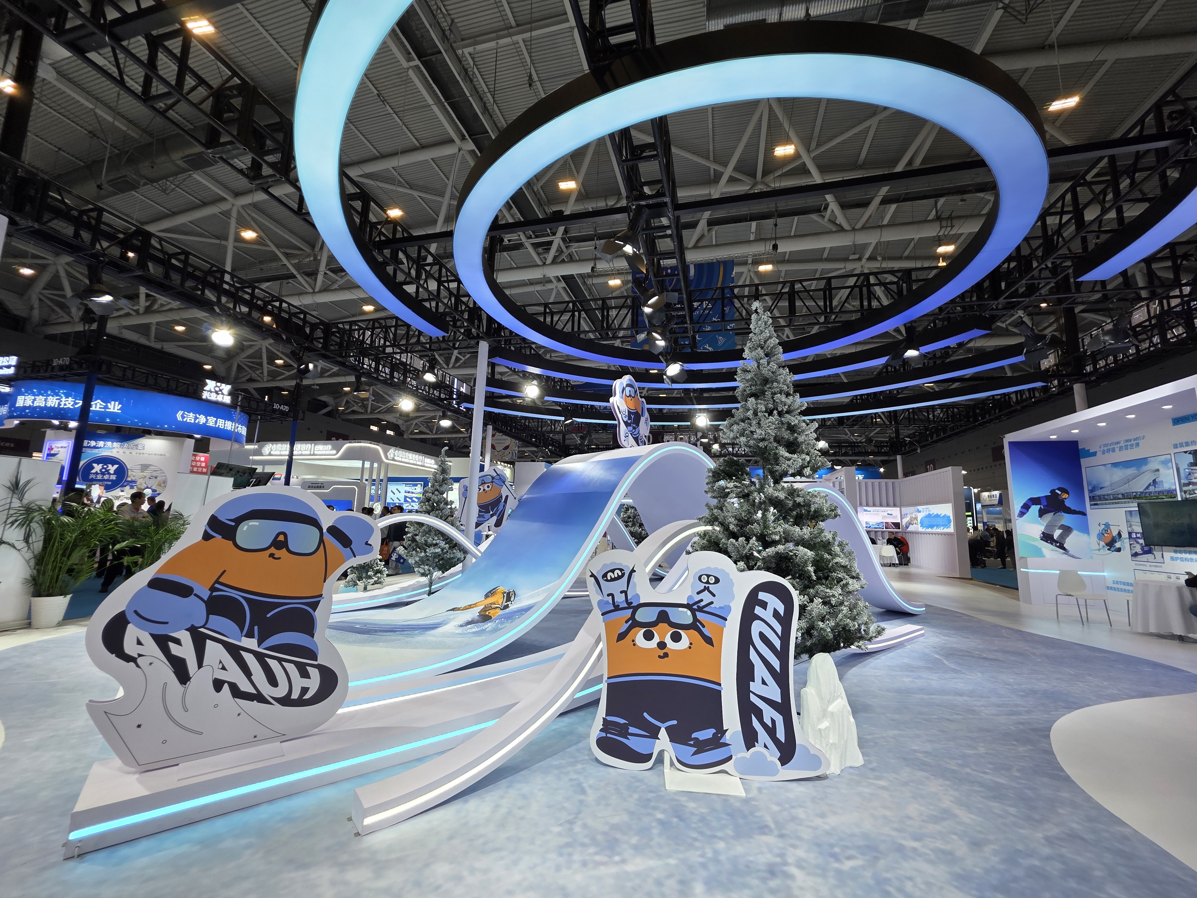 科技让生活“动”起来：冰雪运动永不落幕，山海连城骑乐无穷 | 高交会