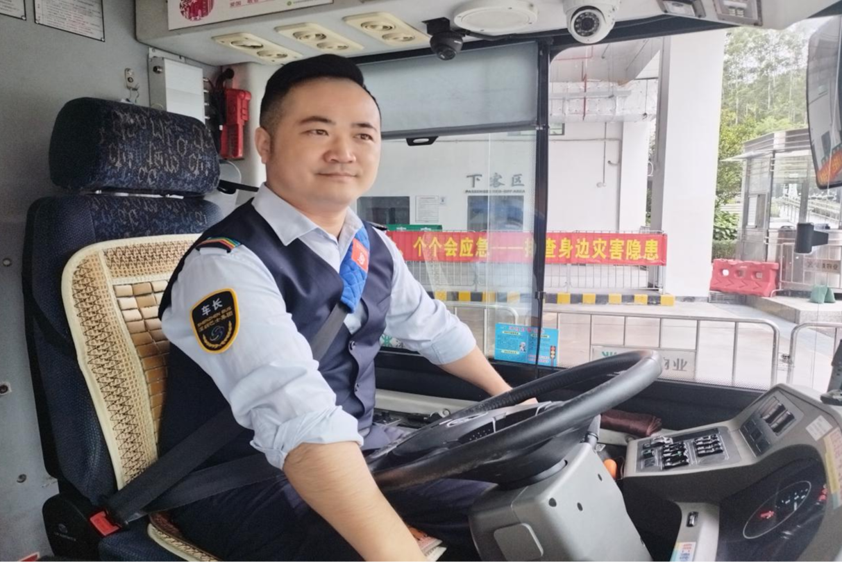 双重暖意映初心!公交司机王健的等候与坚守,彰显城市温度