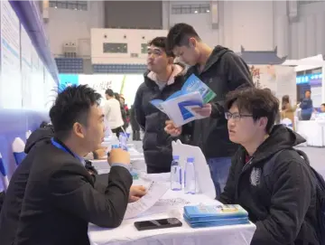 “豫”见英才 “惠”聚南粤！ “百万英才汇南粤”2025年N城联动秋季招聘活动（河南站）顺利举办