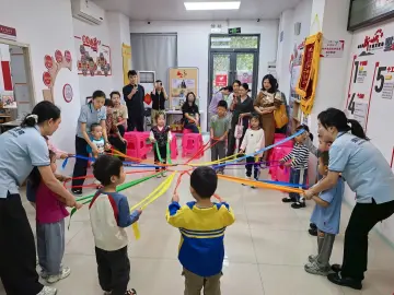 罗湖区木头龙社区举办绘本阅读活动