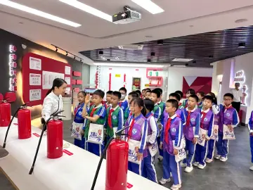 换种方式学习，龙华区安全教育基地让安全知识触手可及  