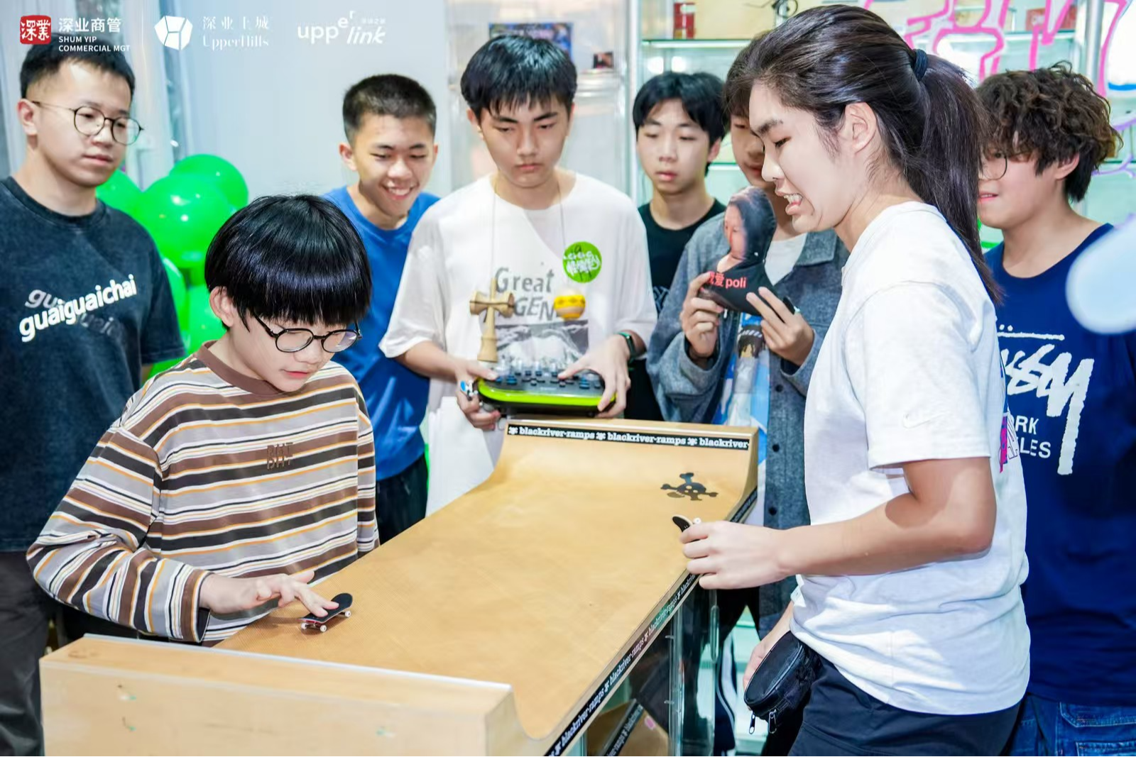 乐享全运|“10后”小孩哥指尖炫技!深圳之脉upperlink手指滑板圈粉无数