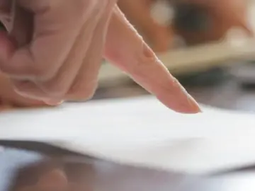 盐田区2025年党政主要领导领办政协提案通报会召开