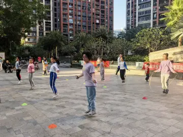 罗湖区木头龙社区“跳绳小达人”公益课开课 