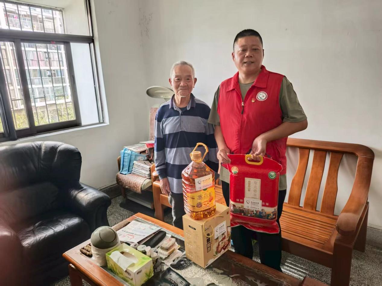 南山花果山社区特殊人群慰问项目关爱行动温暖启幕