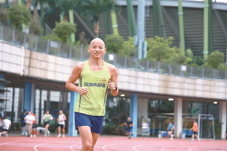 我与十五运会 | 资深跑者刘辉平：因奔跑重获健康 用热爱带动家人