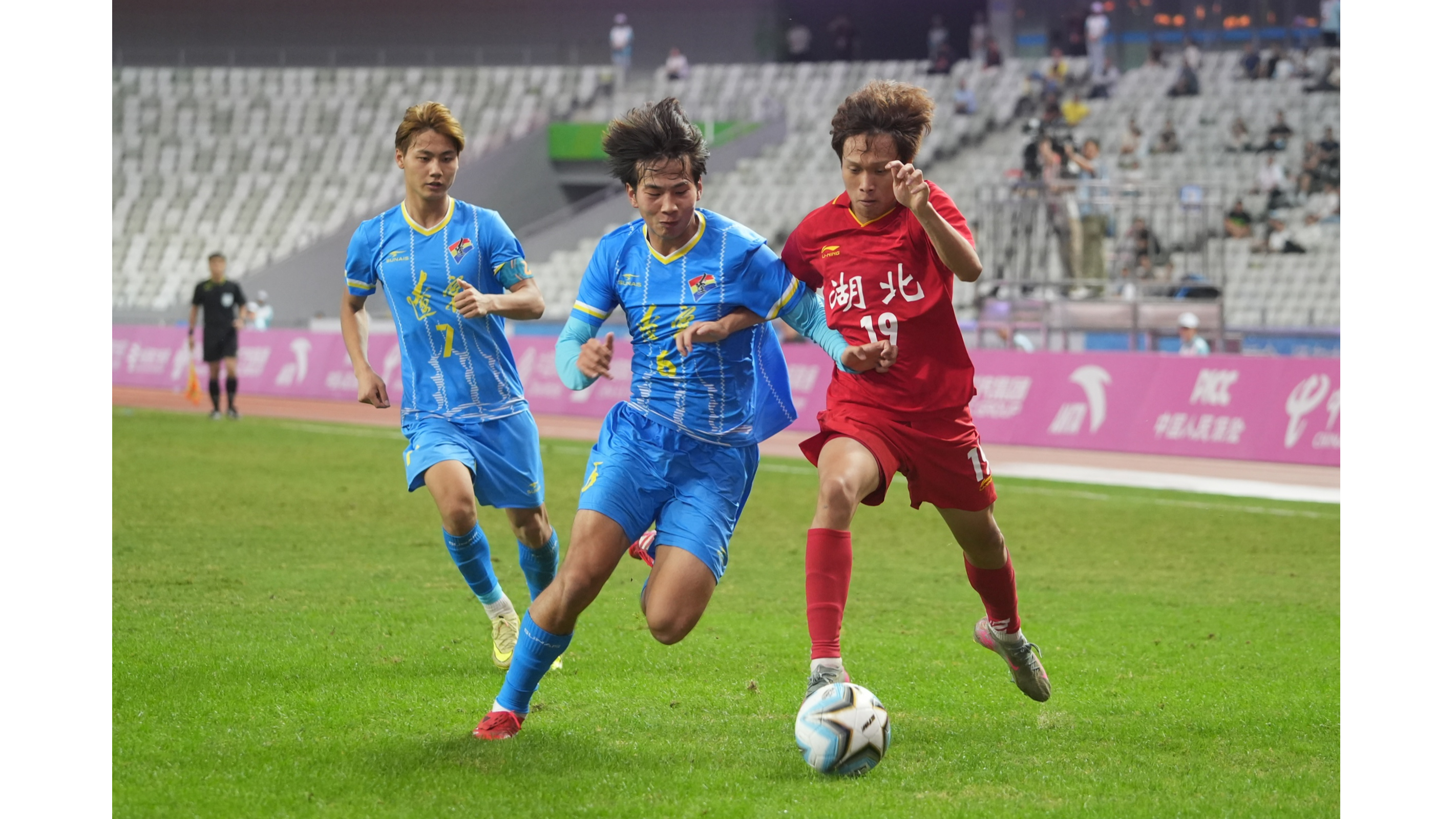 全运·宝安烽火 |  U20男足：湖北队宝安实现三连胜，闯进半决赛