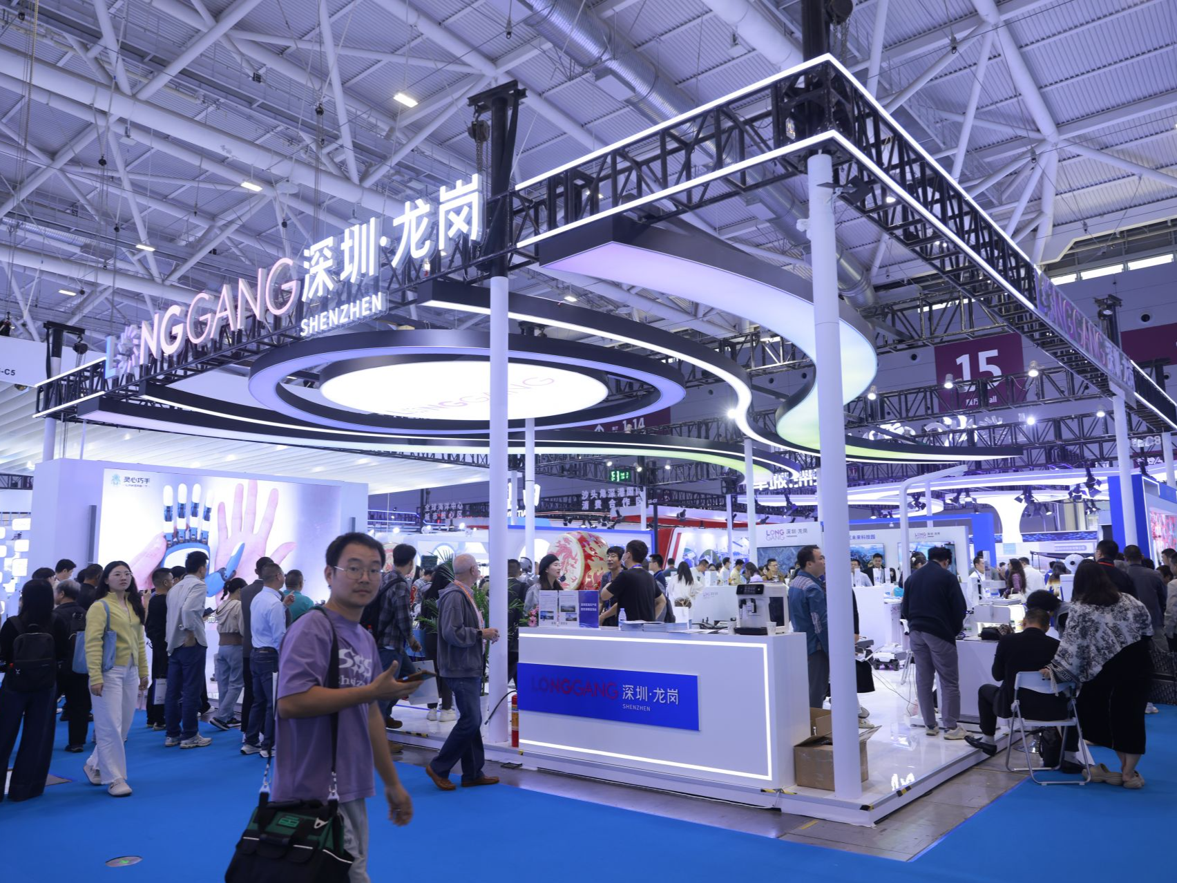 构建试验场 勾勒梦想城！高交会龙岗展区演绎科创新范式