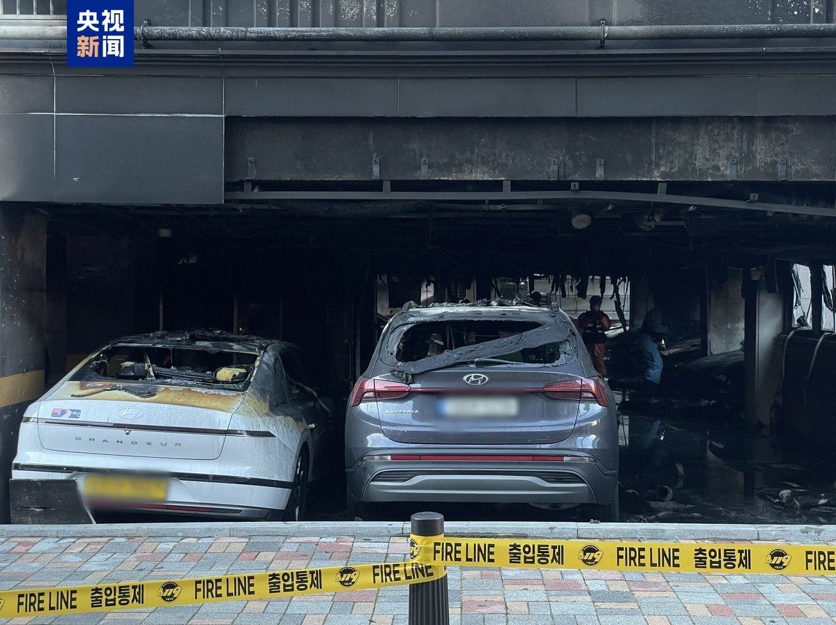 韩国首尔一公寓楼起火，50人因吸入浓烟送医 