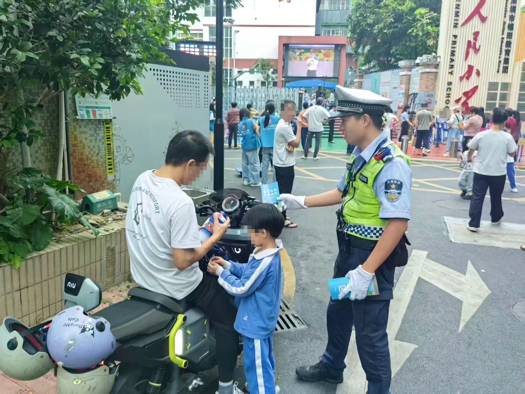 罗湖交警走进辖区学校开展交通安全宣传