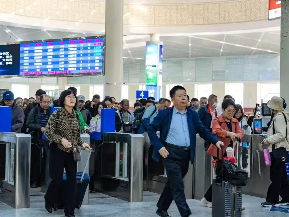 12306购票“价格最低”有多低？这些线路均有票价优惠