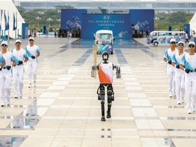 三地联动 四城同传 十五运会火炬传递分别在香港、澳门、广州、深圳同步举行