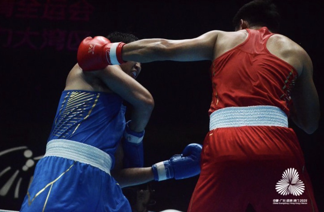 台上激戰正酣,台下喝采不斷!十五運會拳擊賽場氛圍“拉滿”
