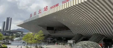 指哪开哪！深圳铁路开行“量身定制”夜间动车，护送旅客平安返程