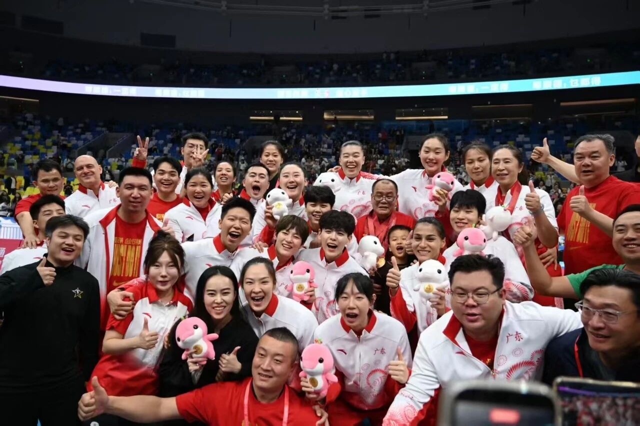 飒！深圳龙华学子助广东女篮摘全运会金牌，小学时是篮球队长