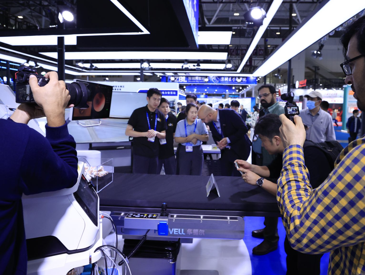 第二十七届高交会发布新产品新成果5000余项  意向成交与投融资金额突破1700亿元