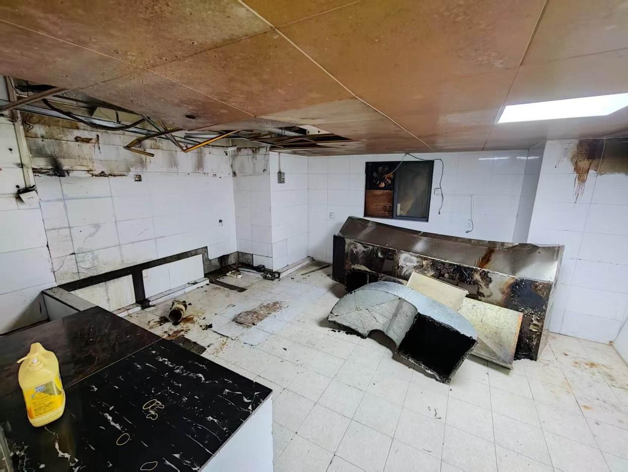 小区地下车库“爆改”厨房？街道回应：网友爆料前已整改完毕