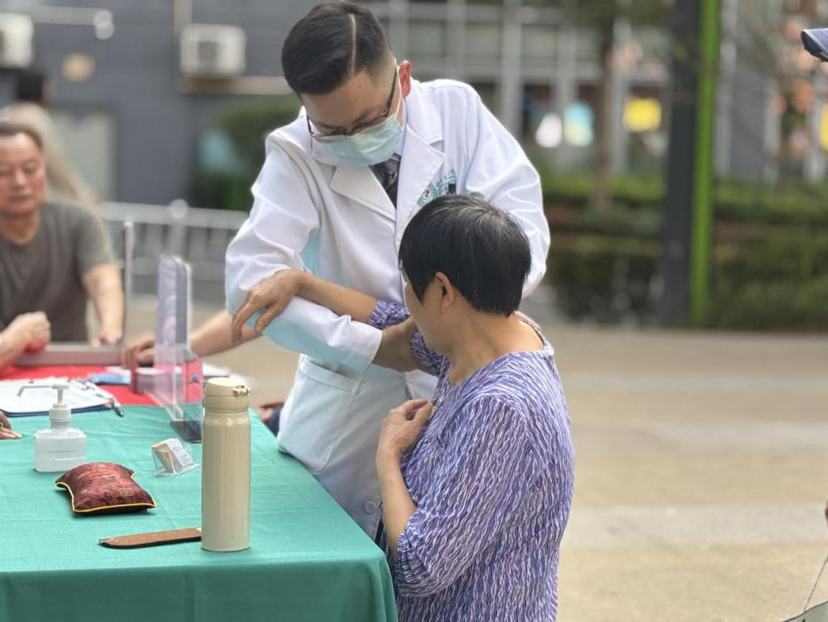 从“等客上门”到“服务上门” 龙岗区吉华街道长者服务中心打通“壁垒”，实现养老“零距离”