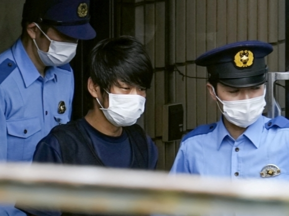 日媒：枪案发生3年后，被告人山上彻也首次向安倍遗属道歉 