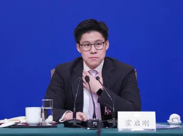 江旻憓、霍启刚,当选香港特区立法会议员