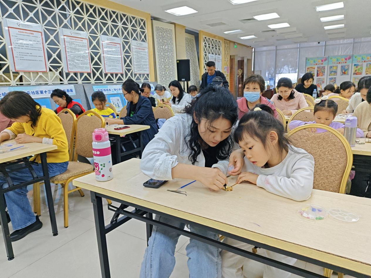 康乐社区举办“螺钿入簪·手作芳华”非遗体验活动