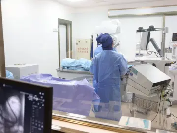 龙岗区四院成功开展ERCP+胆总管取石术，微创技术再上新台阶