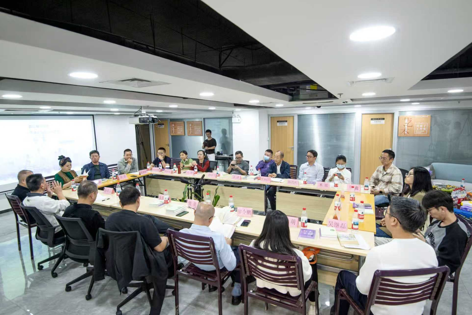 为“南方叙事”注入了新的文学质感，“罗湖作家群作品鉴赏会”举行