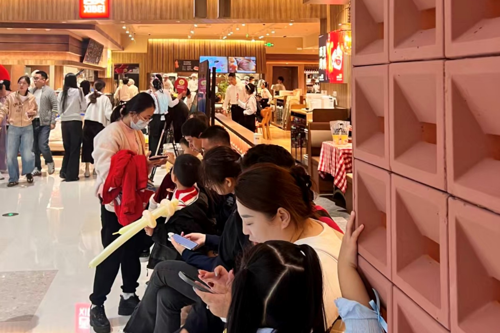 舆论风波后，西贝回暖深圳添新店  同步落地 “阳光厨房”