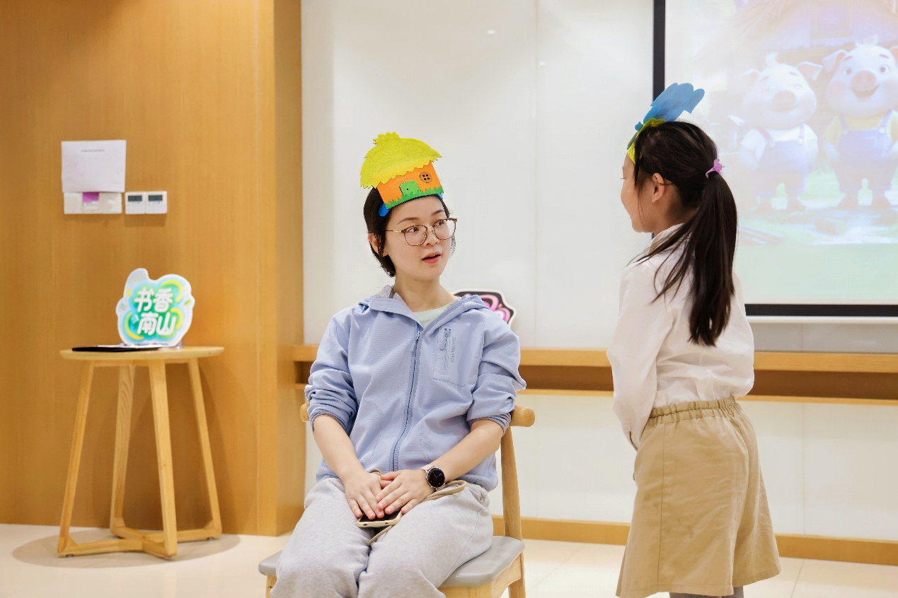 南山图书馆 “童话冒险家” 亲子活动启幕 让戏剧游戏连接家庭心灵