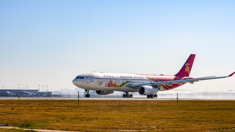 深圳机场三跑道正式投运