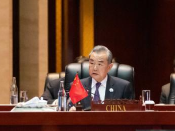 王毅：台湾地位已被“七重锁定”