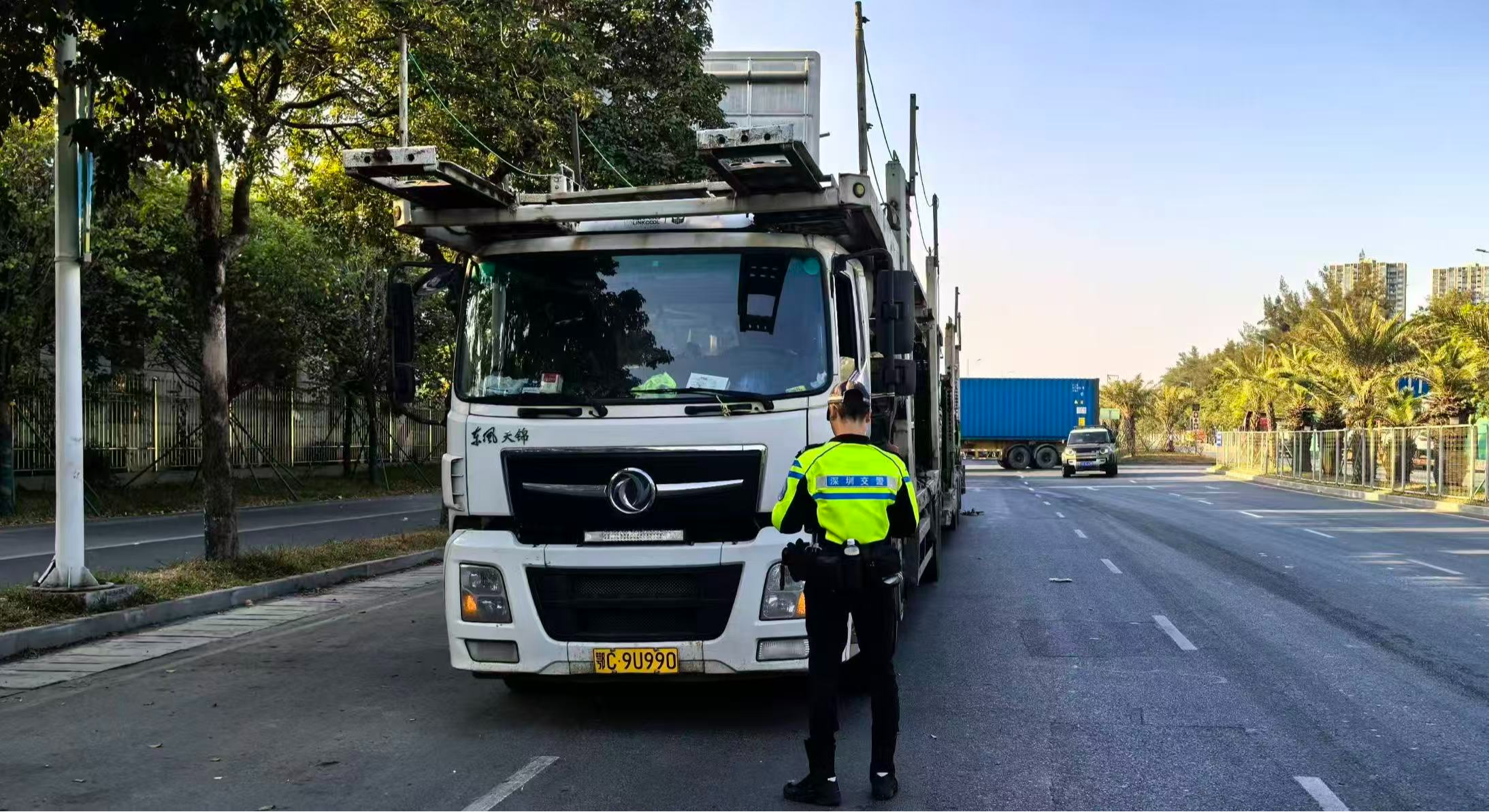 铁骑护航！大铲湾片区新增交通保障力量 应对腾讯企鹅岛入驻高峰