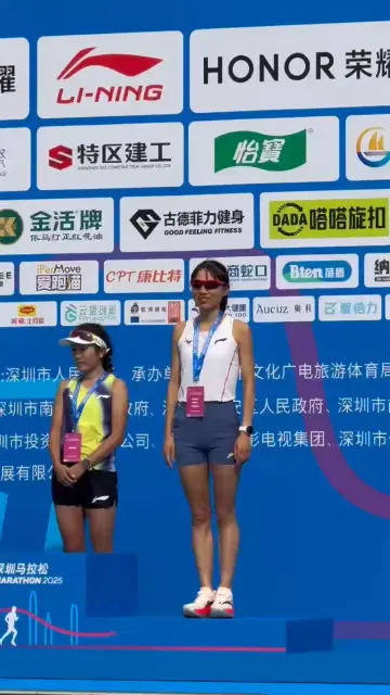 “最快女护士”张水华在2025深圳马拉松中顺利完赛