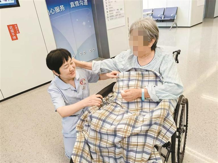 这家医院的“免陪照护病房”很暖心