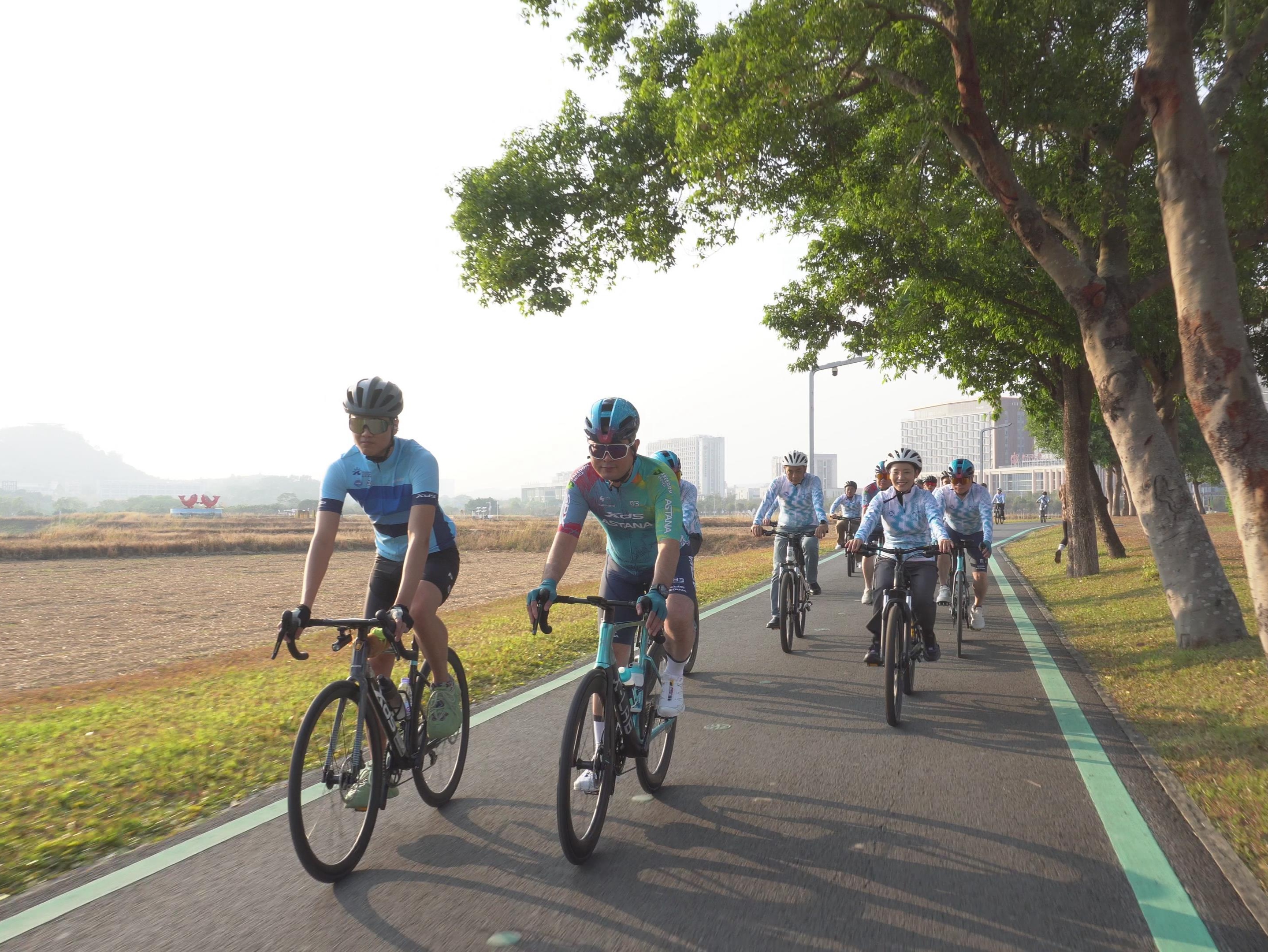 “自在光明 骑遇科学城”光明科学城论坛·2025骑行活动举办