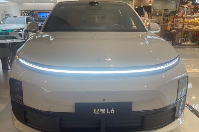 记者调查｜交付持续下滑业绩“变脸”，理想汽车下半年以来大跌近四成