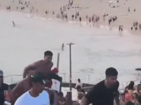 澳大利亚邦迪滩枪击事件已致10死，一名枪手身份已确认｜滚动更新