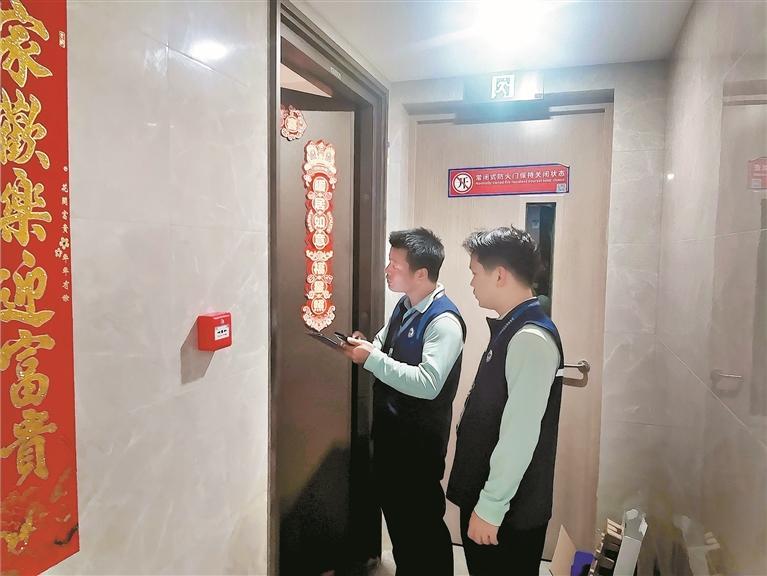 凤凰街道网格员：“您下班我上门” 贴心服务居民