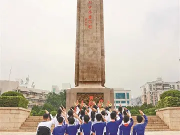 深圳举行南京大屠杀死难者国家公祭日悼念活动