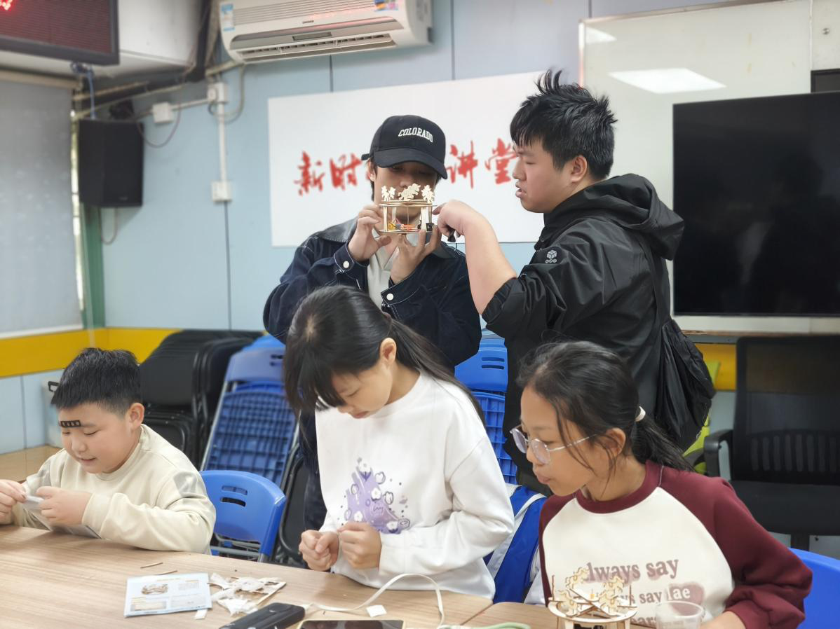 罗湖翠岭社区开展青少年科技公益行动