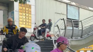 “深圳最繁忙天桥”见证烟火气中的片区活力