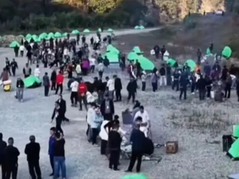 女选手遭骚扰？贵州一荒野求生赛被叫停，当地回应→