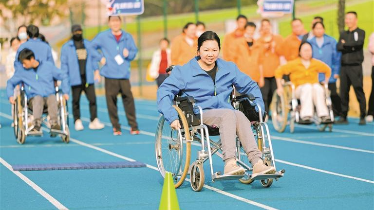 光明区举办国际残疾人日体育嘉年华暨首届残运会